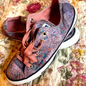 Converse, all stars women’s size 8 pink/gold